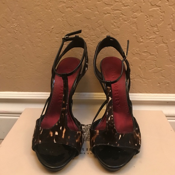 Burberry heels in very good condition. - Picture 2 of 4